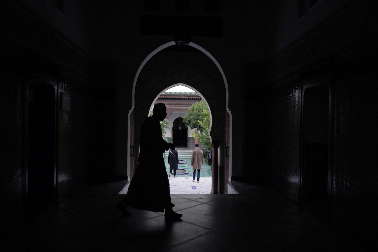 France Muslims Under Pressure