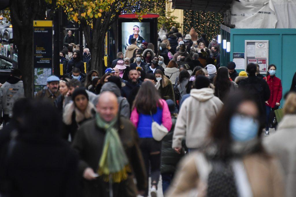 london-variant-AP-110321