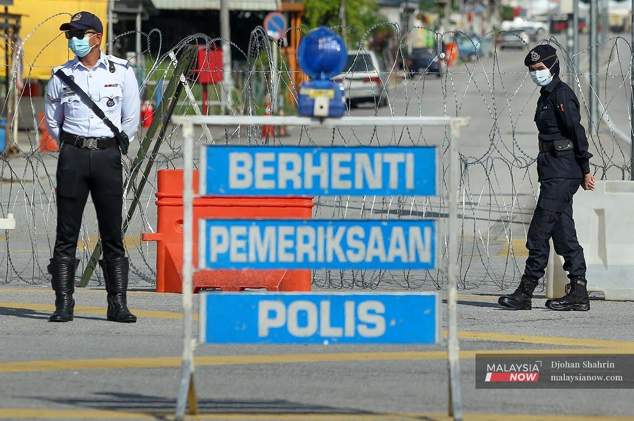 Pasukan polis berkawal di kawasan PKP diperketatkan. Isnin lepas, Menteri Kanan (Kluster Keselamatan) Ismail Sabri Yaakob berkata PKPD dilaksanakan di 28 mukim di daerah Kota Setar bermula hari ini, susulan peningkatan kes Covid-19 di kawasan tersebut.
