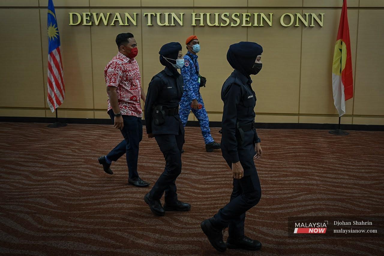 Mesyuarat bersemuka tidak dibenarkan dan perlu dilaksanakan secara sidang video untuk negeri yang diletakkan di bawah Fasa Pertama Pelan Pemulihan Negara (PPN).