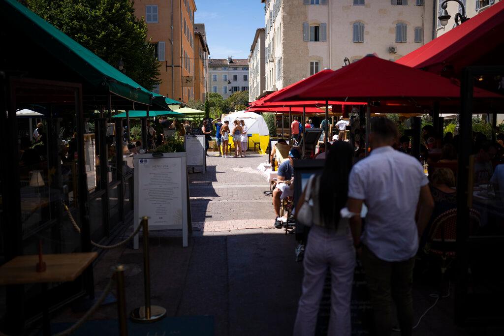 Virus Outbreak France