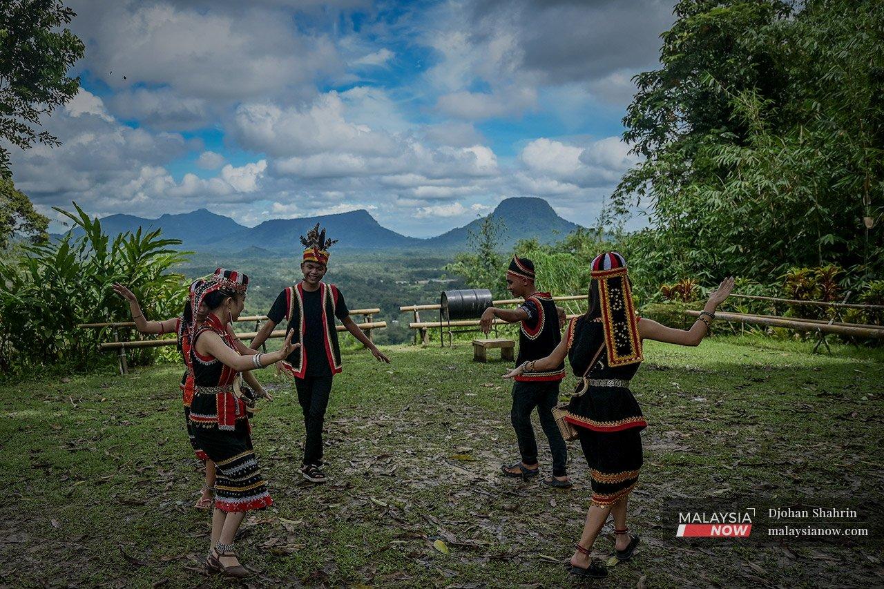 Pewaris-Tradisi-Bidayuh-Bratak