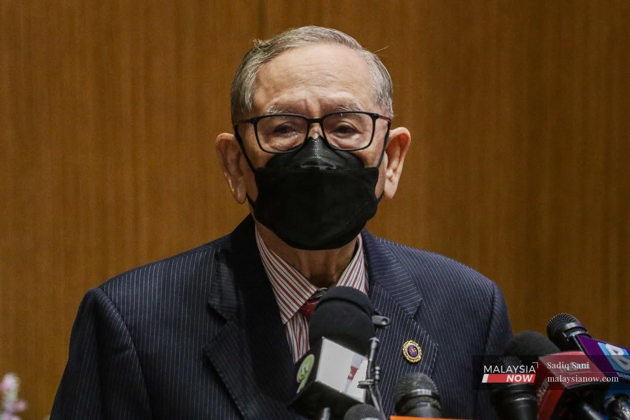Anti-Corruption Advisory Board chairman Abu Zahar Ujang speaks at a press conference in Putrajaya on Jan 5.
