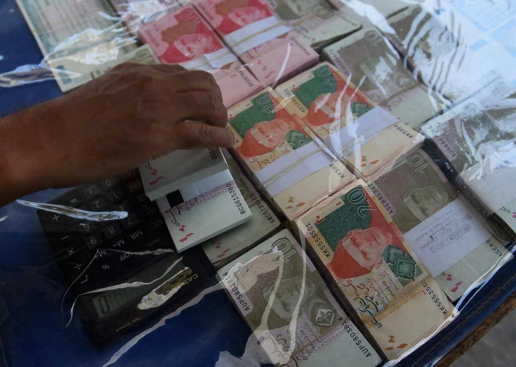 Bank pusat Pakistan menjangkakan inflasi pada tahun kewangan semasa (Julai-Jun) adalah sekitar 18% hingga 20% sebelum menurun mendadak semasa fiskal 2024. Gambar: AFP