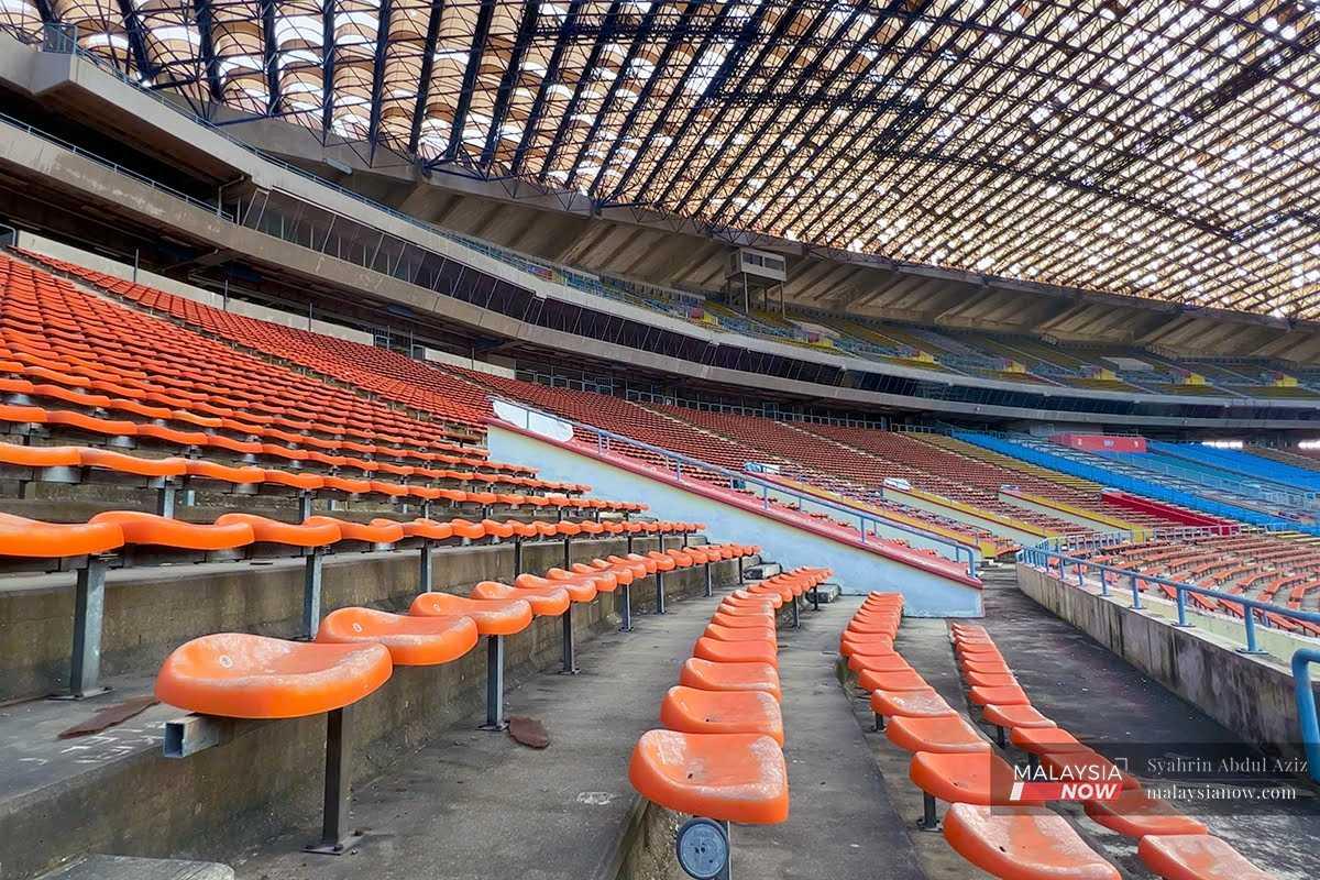 The lack of maintenance has taken its toll on even the plastic of the seats. 