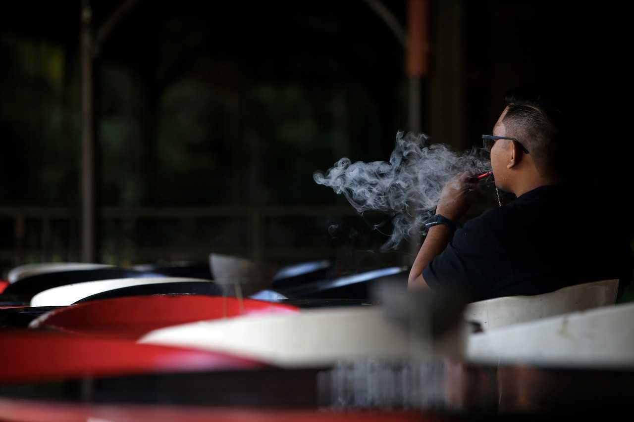 The government's Tobacco and Smoking Control Bill aims to prevent the younger generation from smoking and getting addicted to tobacco products. Photo: Bernama
