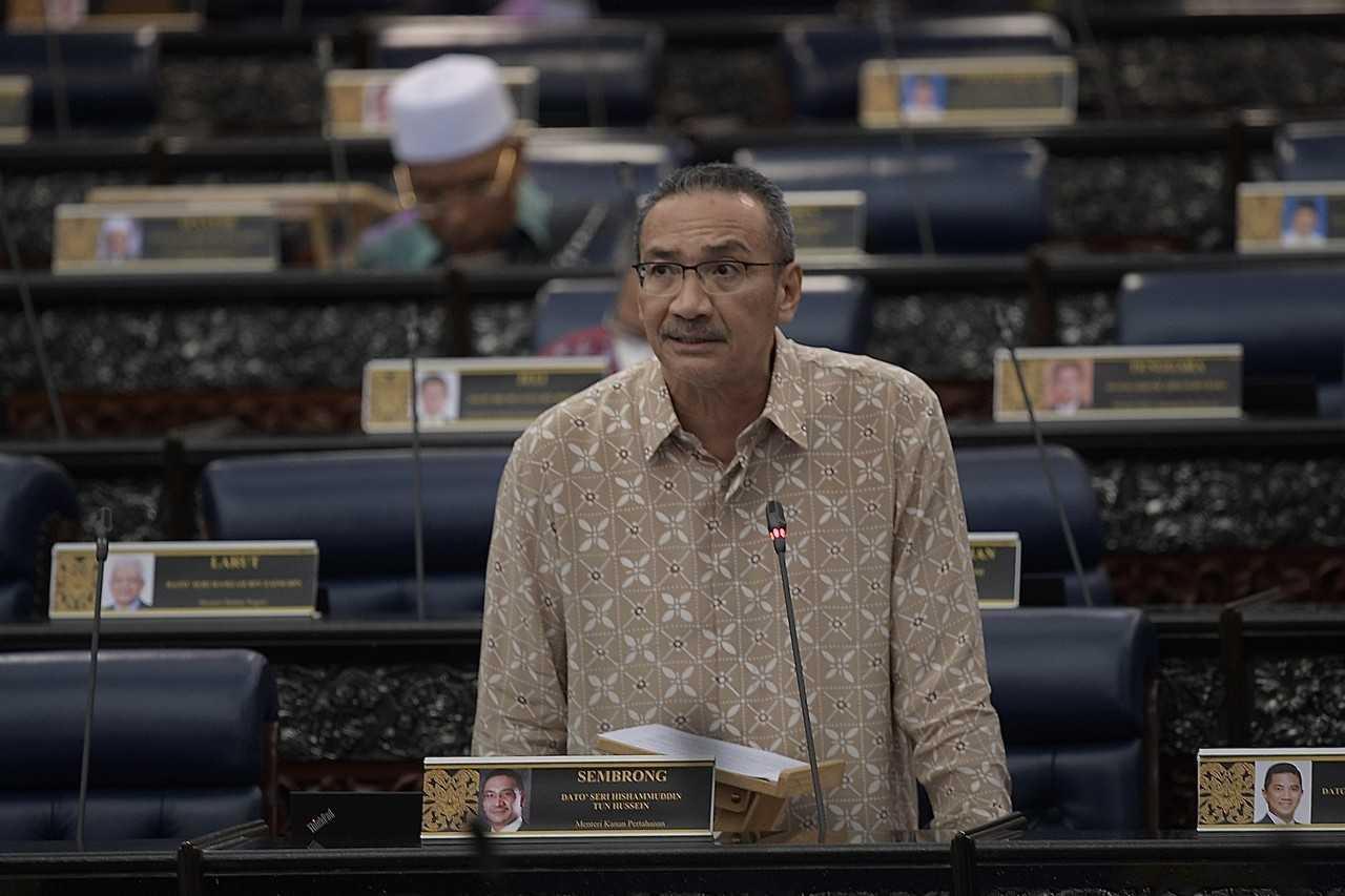 Defence Minister Hishammuddin Hussein speaks in the Dewan Rakyat today. Photo: Bernama
