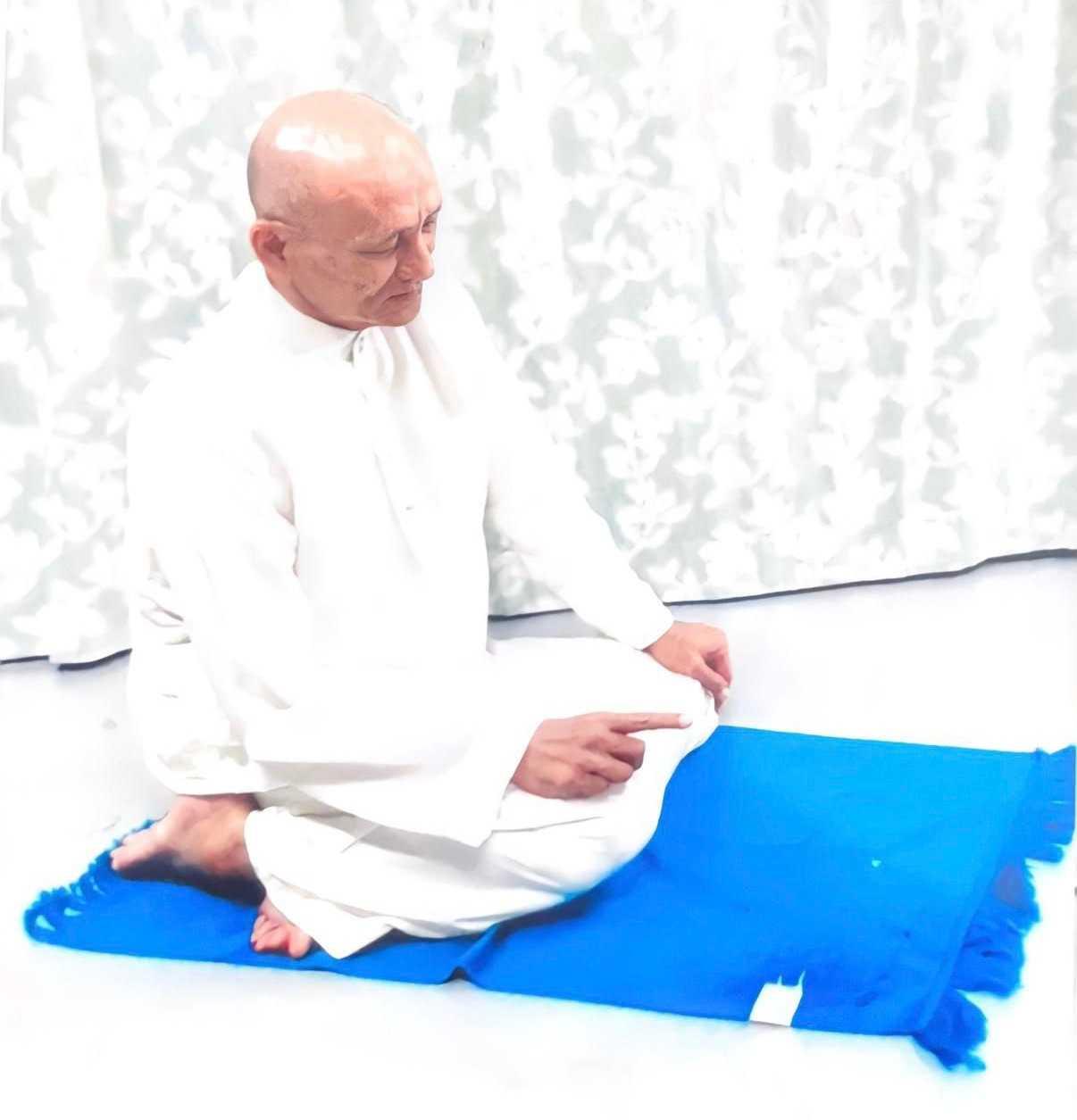 Gambar terakhir Nazeri Lajim menunjukkan dia sedang duduk ketika menunaikan sembahyang di Penjara Changi sebelum menjalani hukuman mati pagi tadi.