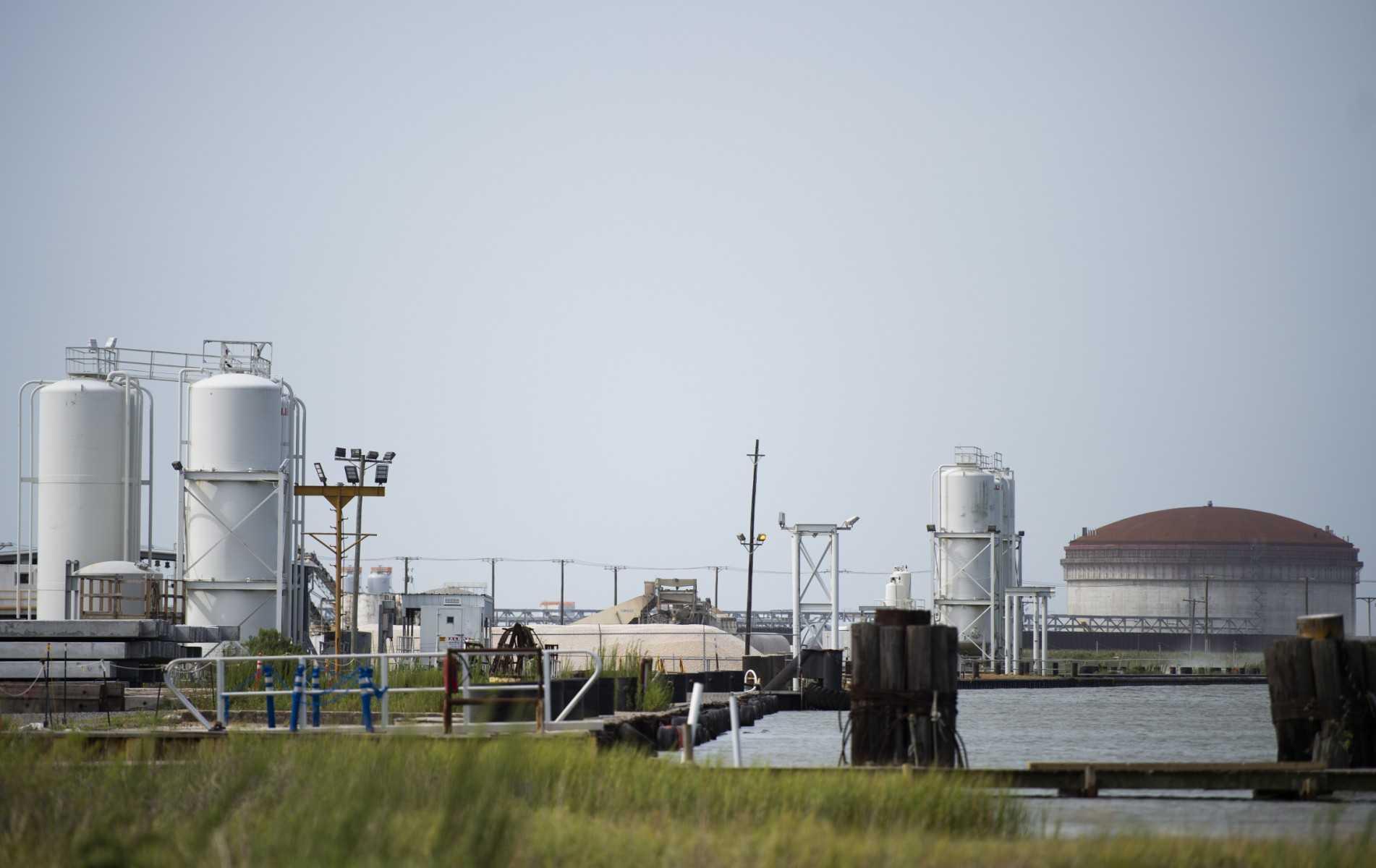 Loji pemprosesan gas asli cecair (LNG) di Cameron, Louisiana. Eropah mula bergantung dengan eksport gas Amerika Syarikat selepas sekatan terhadap Rusia. Gambar: AFP