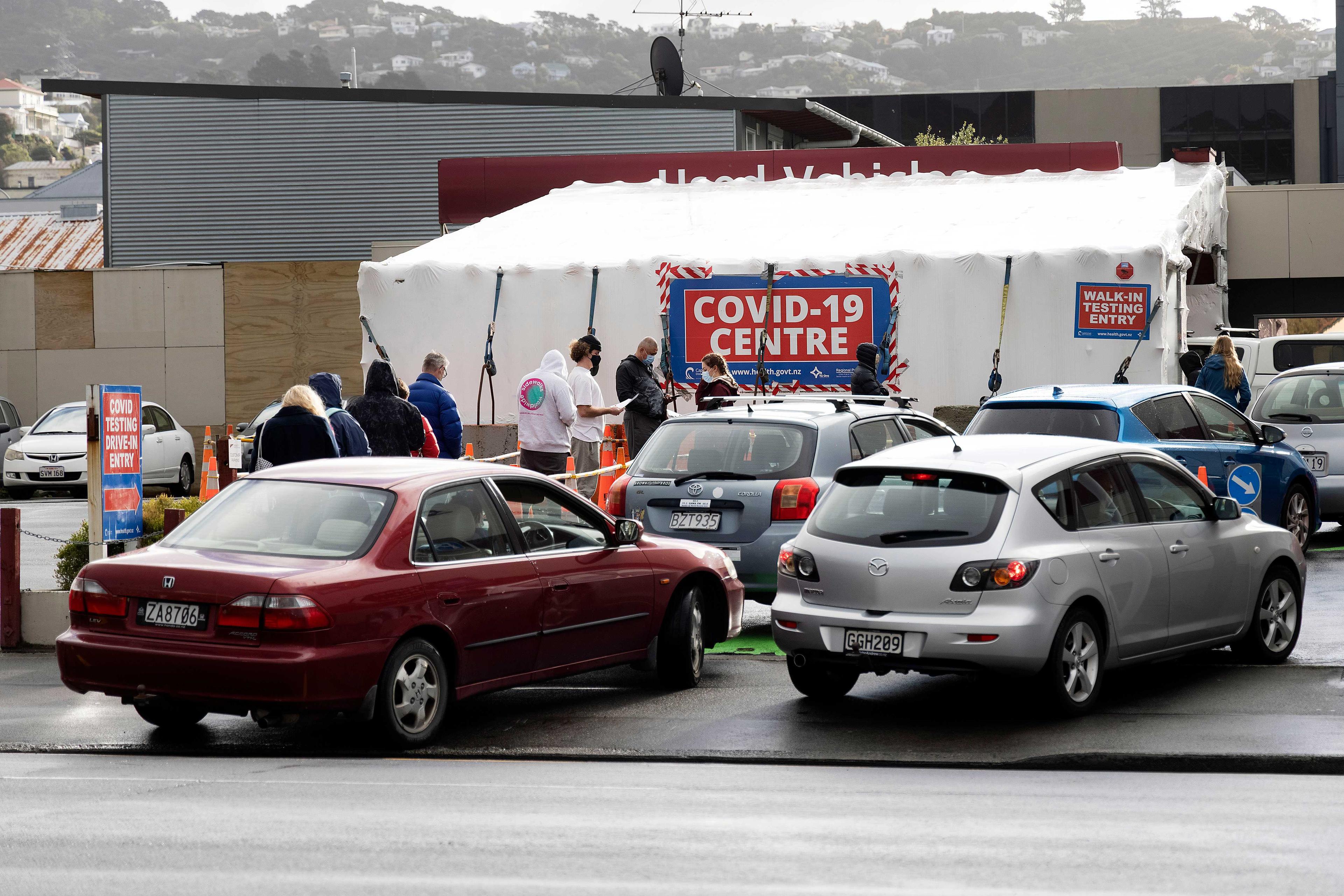 People visit a Covid-19 testing station during a nationwide lockdown in Wellington on Aug 18, 2021. Photo: AFP 