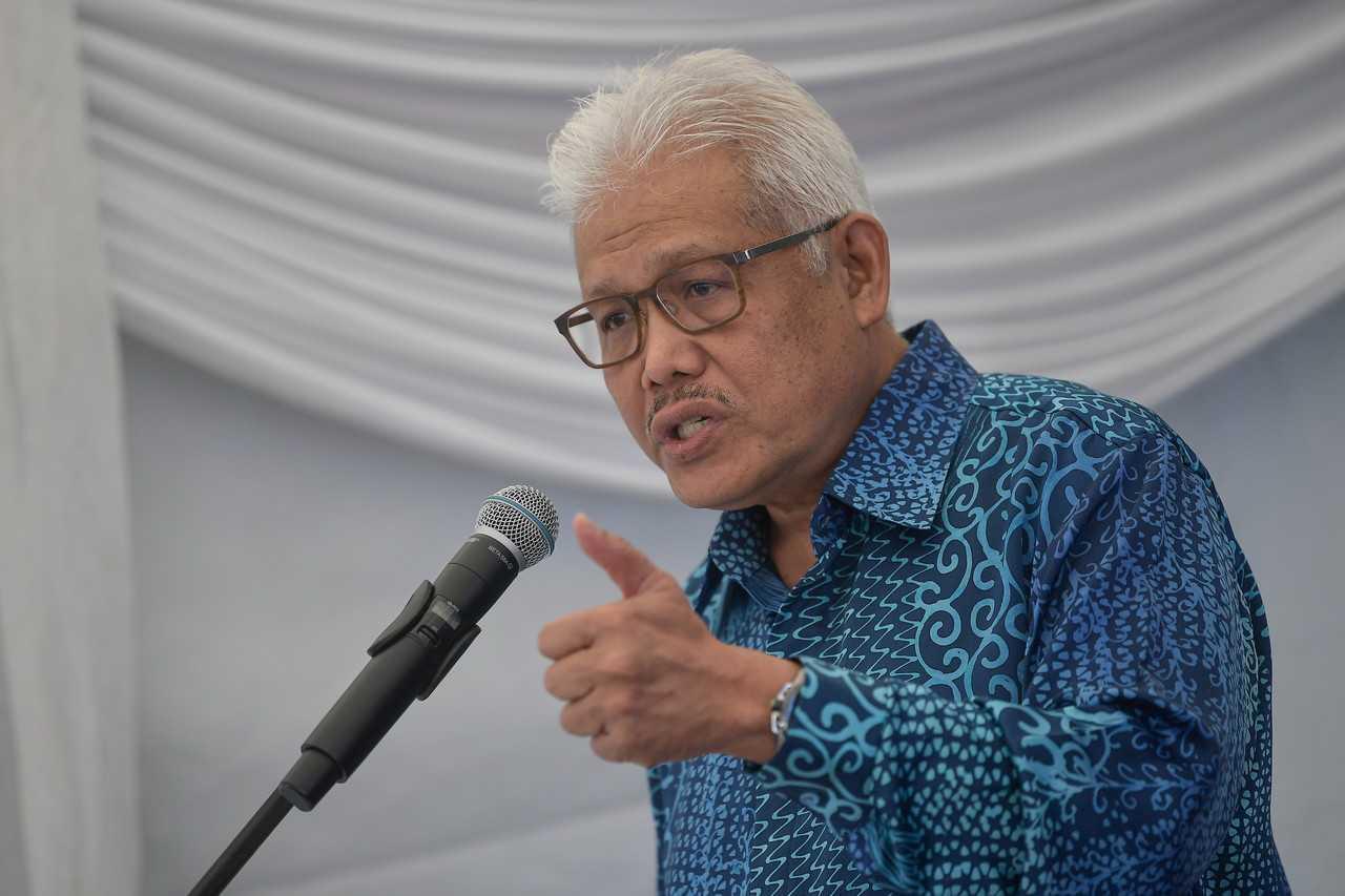 Home Minister Hamzah Zainudin. Photo: Bernama