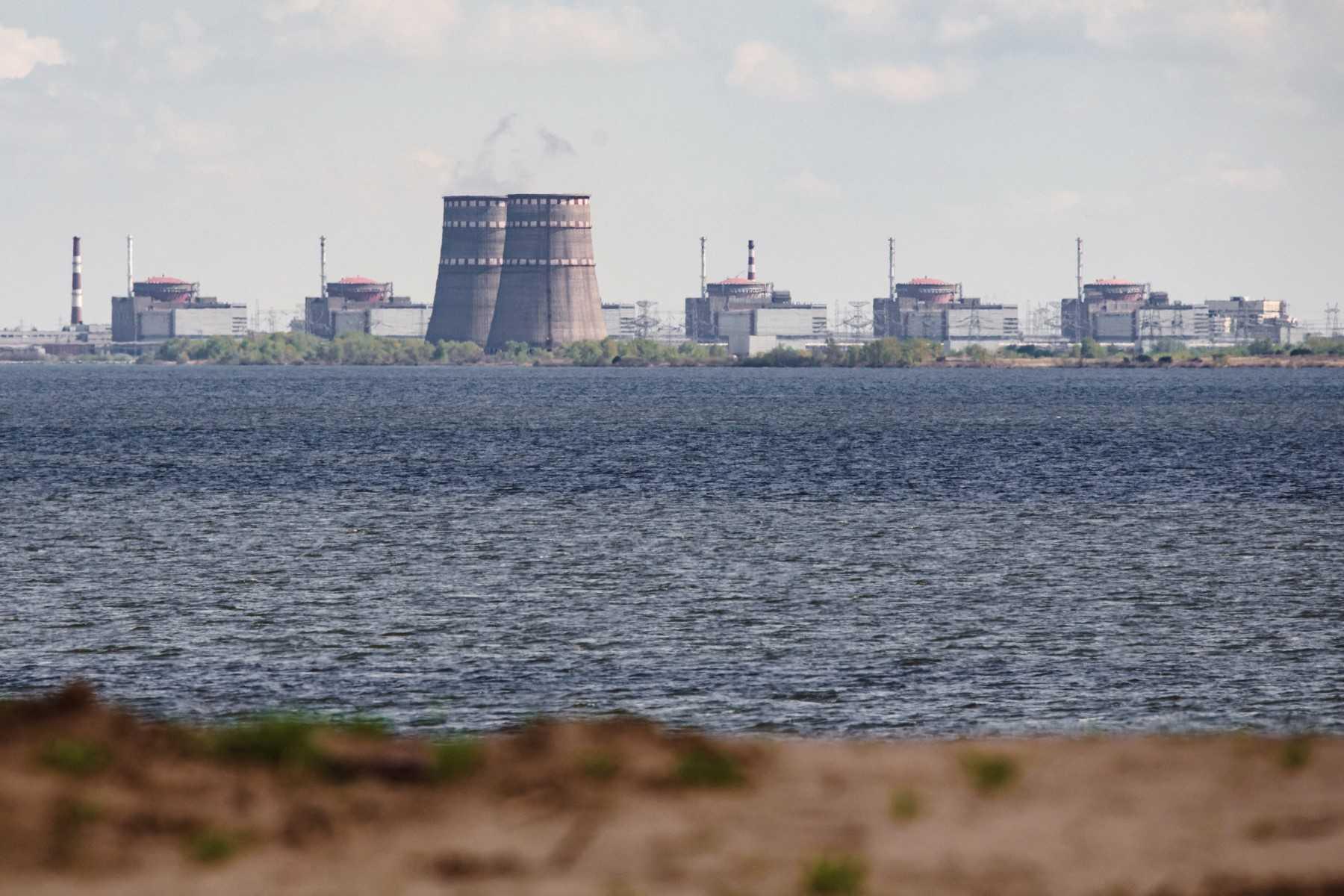 In this file photo taken on April 27, shows a general view of the Zaporizhzhia nuclear power plant, situated in the Russian-controlled area of Enerhodar, seen from Nikopol. Photo: AFP 
