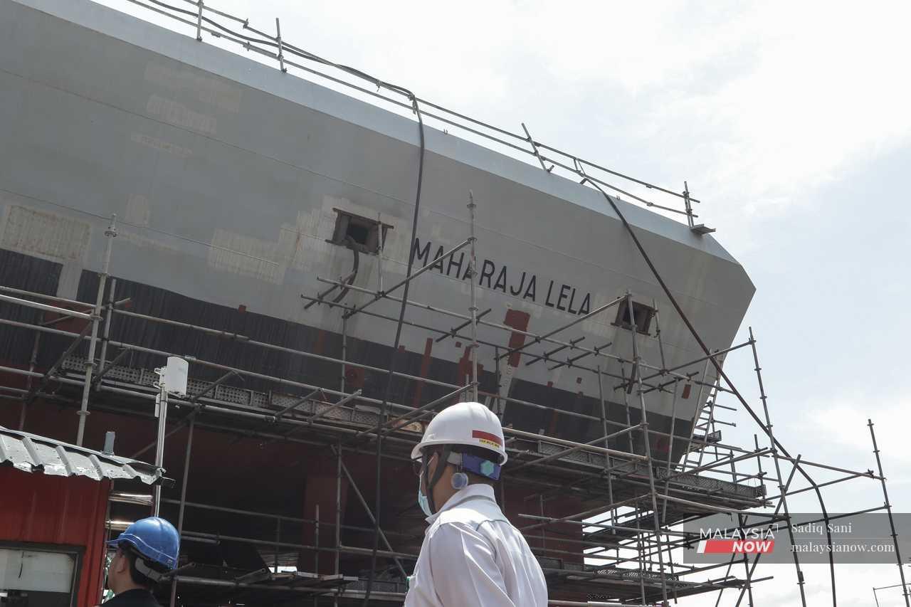KD Maharaja Lela, salah satu dari enam kapal tempur yang perlu diserahkan kepada tentera laut negara.