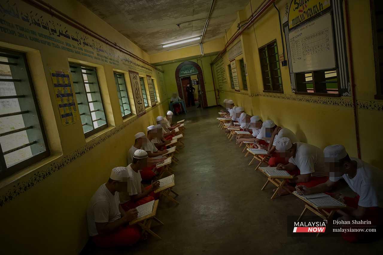 The inmates also participate in religious sessions. 