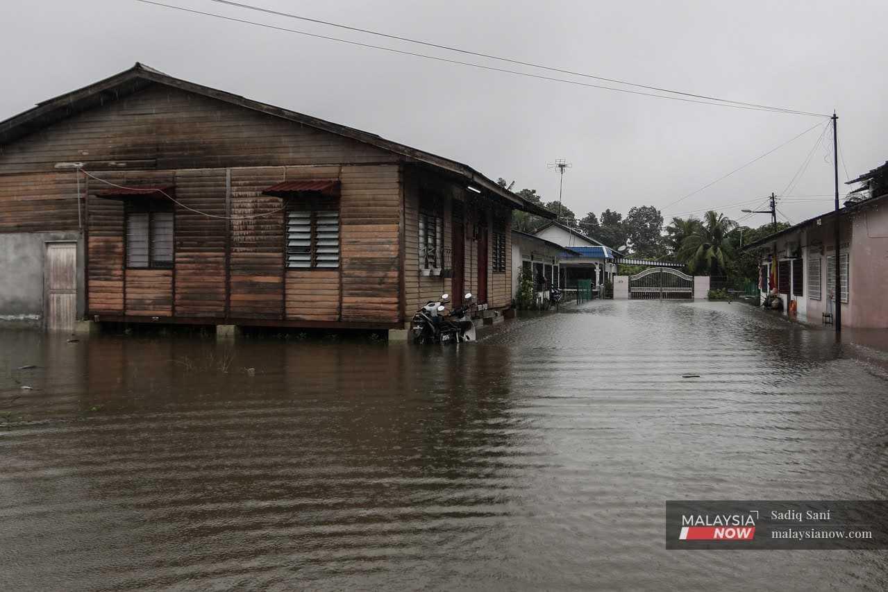 Lembah Klang antara kawasan yang paling teruk dilanda banjir pada Disember tahun lalu di mana puluhan ribu terpaksa dipindahkan ke pusat pemindahan sementara.