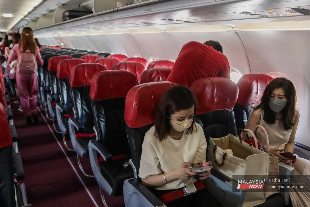 Face masks are no longer mandatory on planes, effective today, the health ministry says. 
