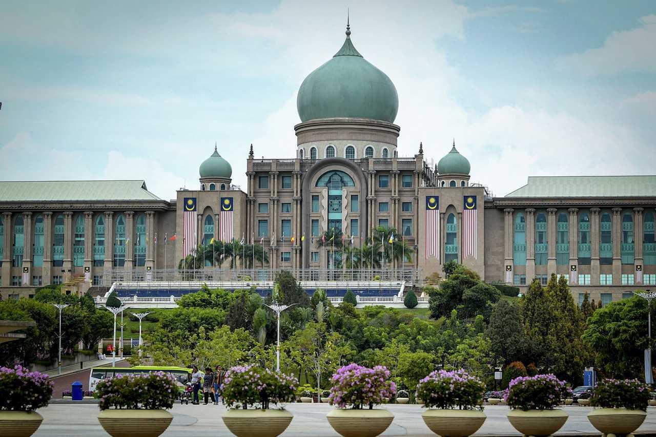 The government has vowed legal action in the Netherlands to resist and set aside any attempt by the heirs of a former Southeast Asian sultan who are looking to enforce a US$15 billion arbitration award. Photo: Bernama