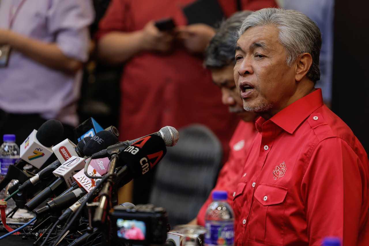 Umno president Ahmad Zahid Hamidi speaks at a press conference after a meeting with party delegates in Kuala Lumpur today. Photo: Bernama
