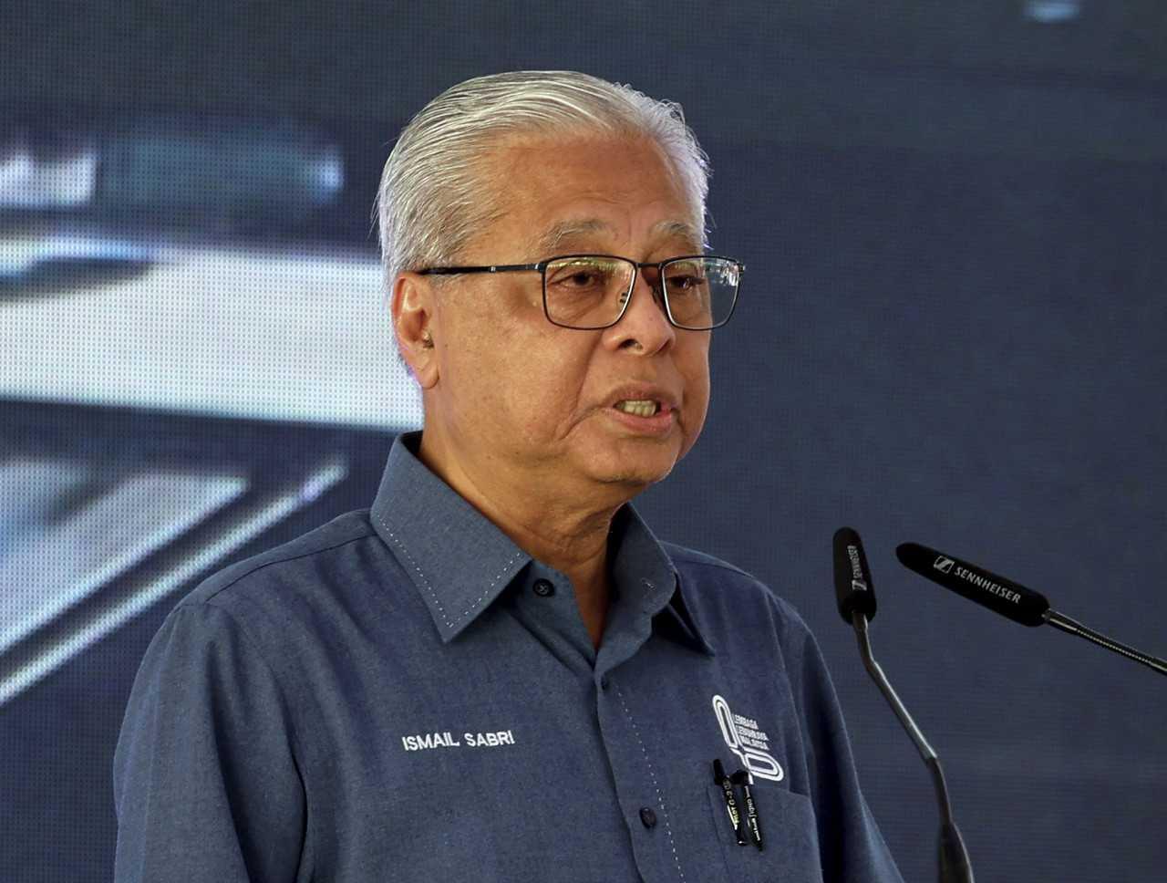 Perdana Menteri Ismail Sabri Yaakob menyampaikan ucapan perasmian Pembukaan Lebuhraya Bertingkat Damansara-Shah Alam (DASH) di Plaza Tol Denai Alam hari ini. Gambar: Bernama