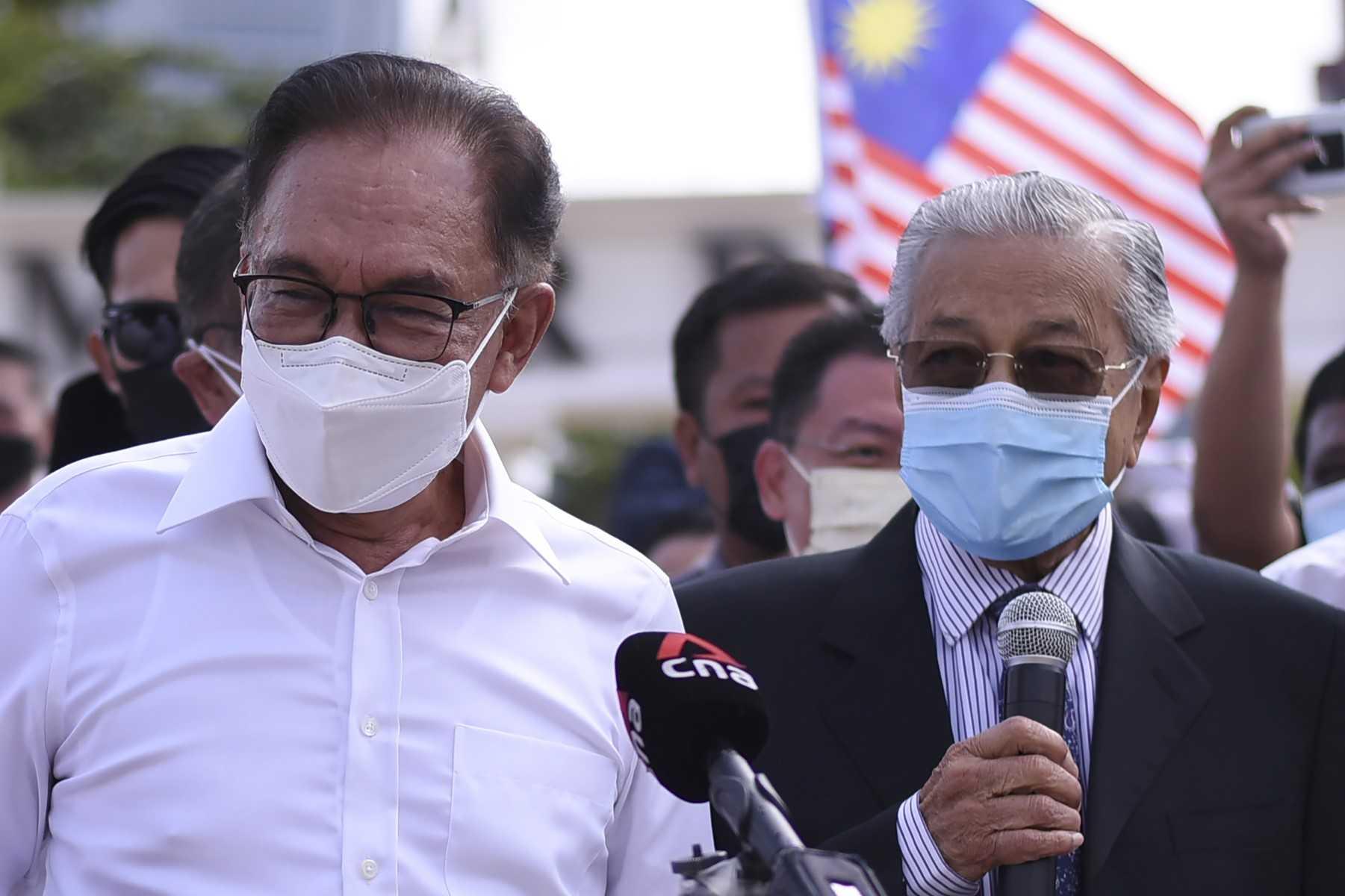 Former prime minister Dr Mahathir Mohamad with PKR president Anwar Ibrahim at a protest against the closure of Parliament in Kuala Lumpur, on Aug 2, 2021. Photo: AFP