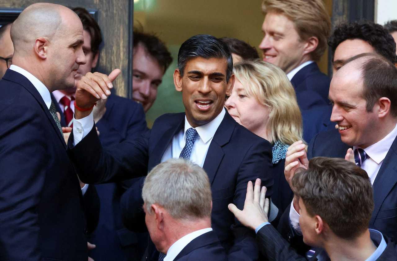 Pemimpin baru Parti Konservatif Rishi Sunak di ibu pejabat parti itu di London, Britain pada 24 Oktober. Gambar: Reuters