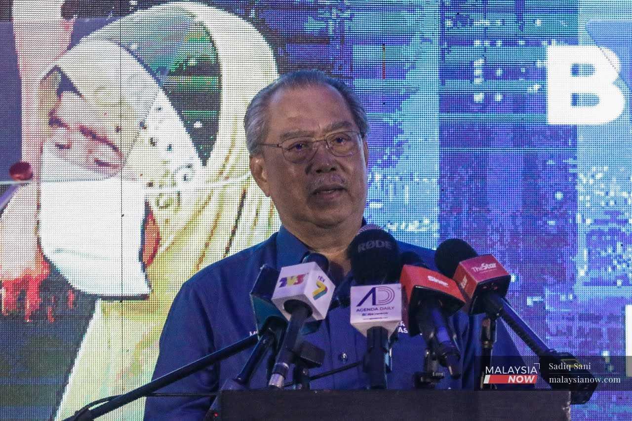 Pengerusi Perikatan Nasional (PN) Muhyiddin Yassin berucap ketika pelancaran manifesto PN bagi Pilihan Raya Umum ke-15.