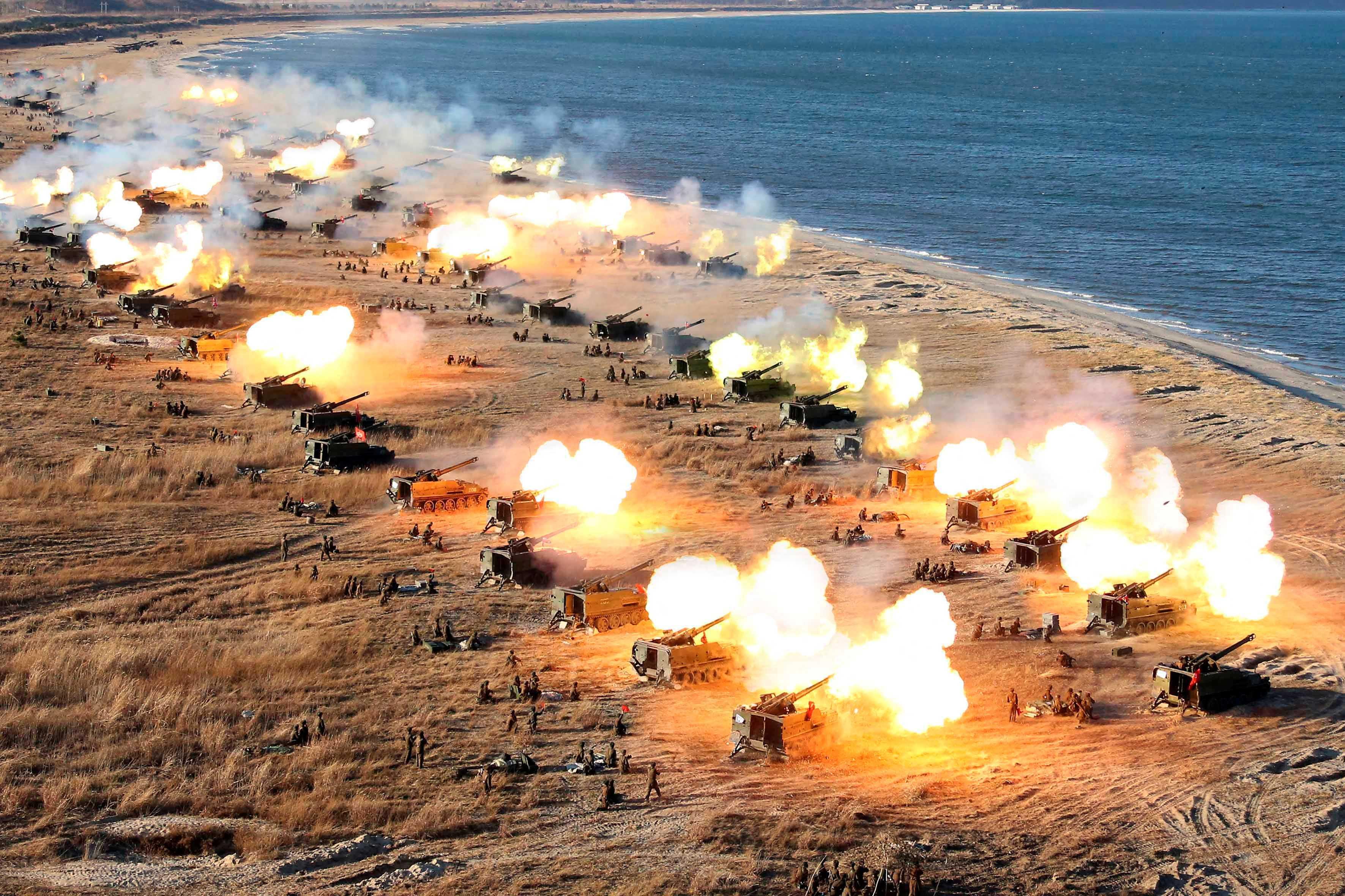 A general view shows a drill by the Korean People's Army artillery units on the front in this image released by North Korea's Korean Central News Agency in Pyongyang Dec 2, 2016. Photo: Reuters