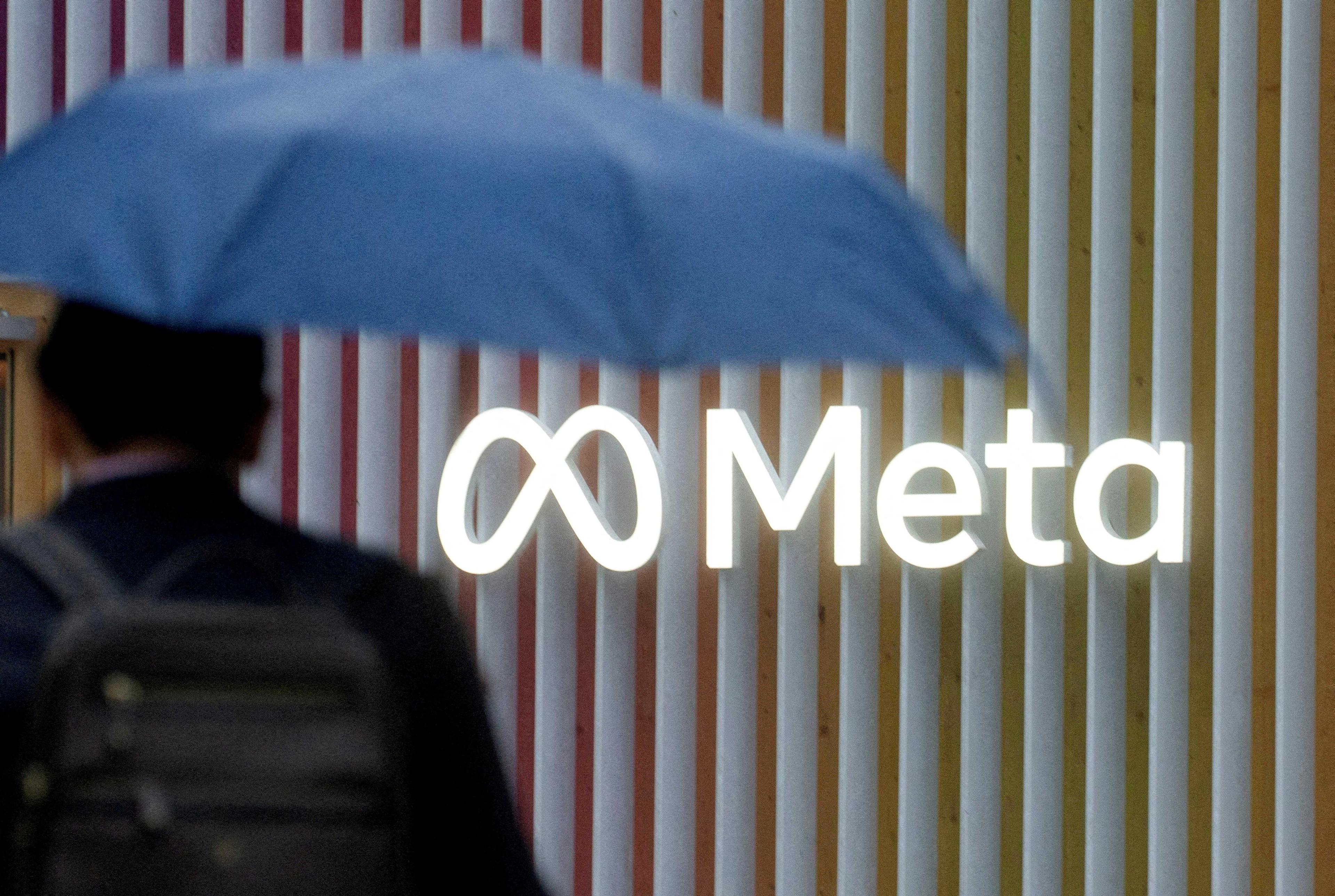 Logo Meta Platforms yang dilihat di Davos, Switzerland pada 22 Mei lalu. Gambar: Reuters