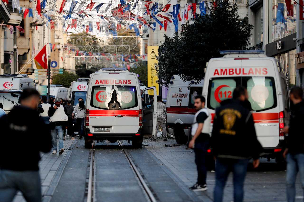 Ambulances arrive at the scene after an explosion on a busy pedestrian street in Istanbul, Turkey, Nov 13. Photo: Reuters