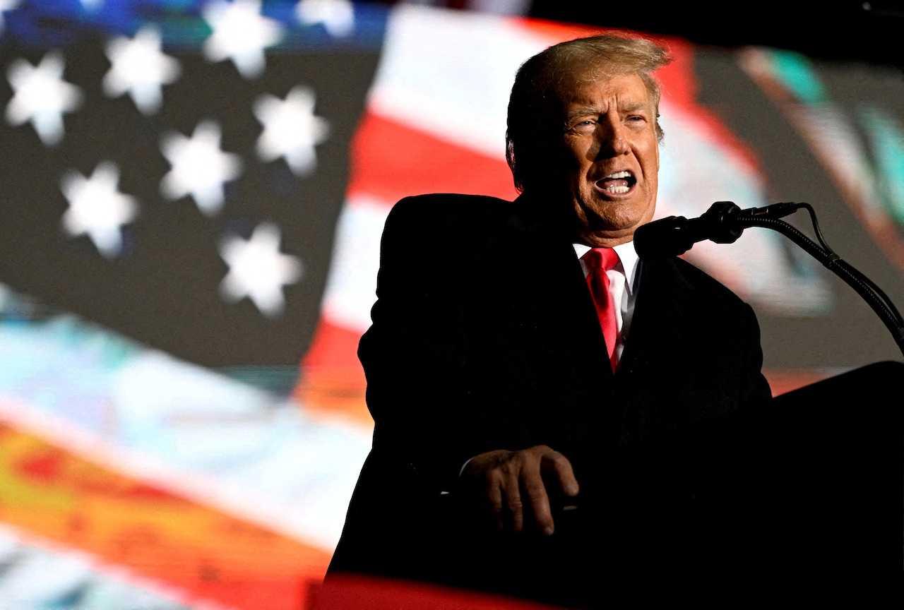 Former US president Donald Trump speaks at a rally to support Republican candidates ahead of midterm elections, in Dayton, Ohio, Nov 7. Photo: Reuters