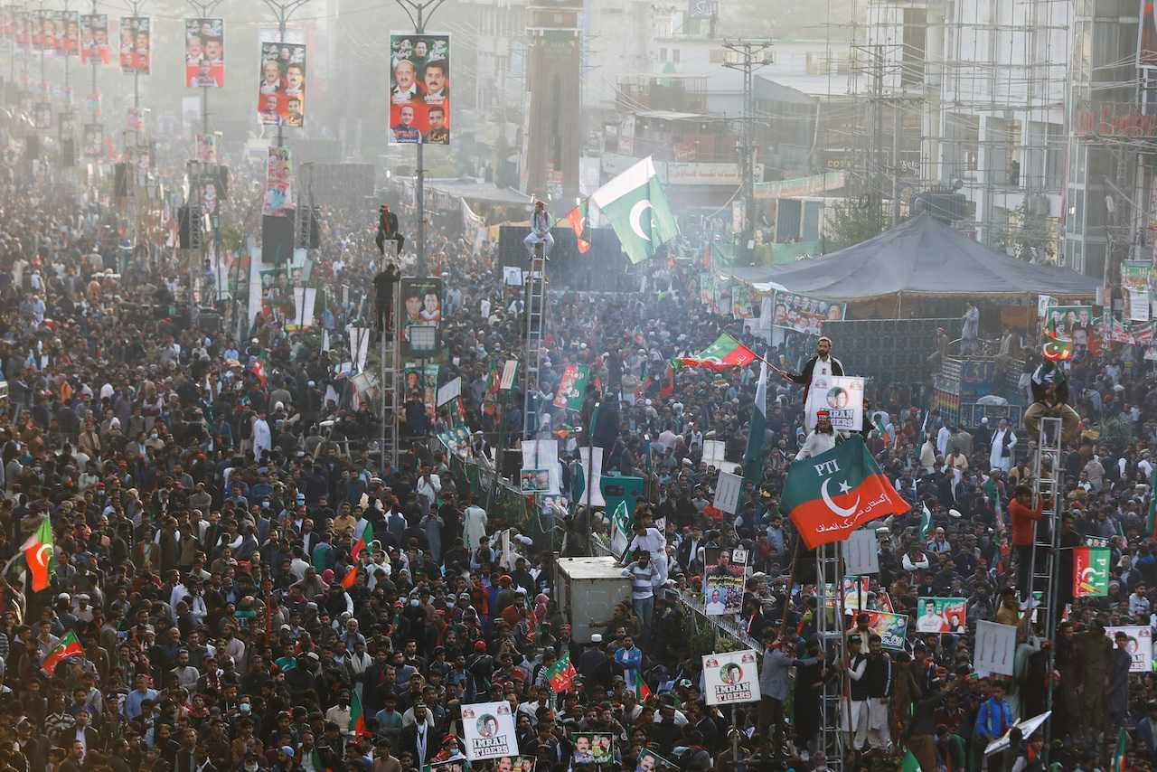 Supporters of Pakistan's former prime minister, Imran Khan, gather to see their leader in his first public appearance since he was wounded in a gun attack earlier this month, in Rawalpindi, Pakistan, Nov 26. Photo: Reuters