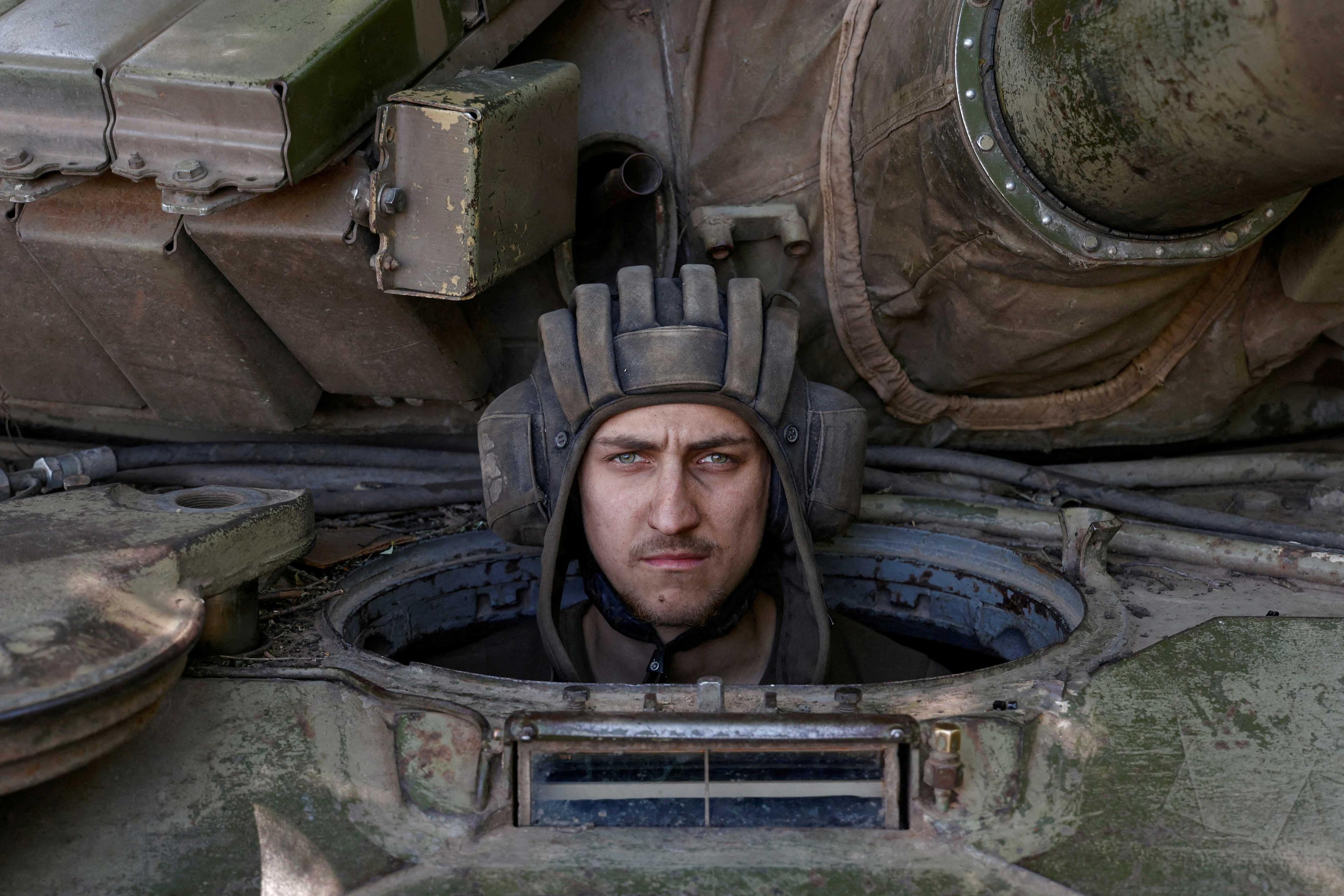 A Ukrainian serviceman looks on from inside a tank at a position in Donetsk region, as Russia's attack on Ukraine continues, Ukraine, June 11. Photo: Reuters