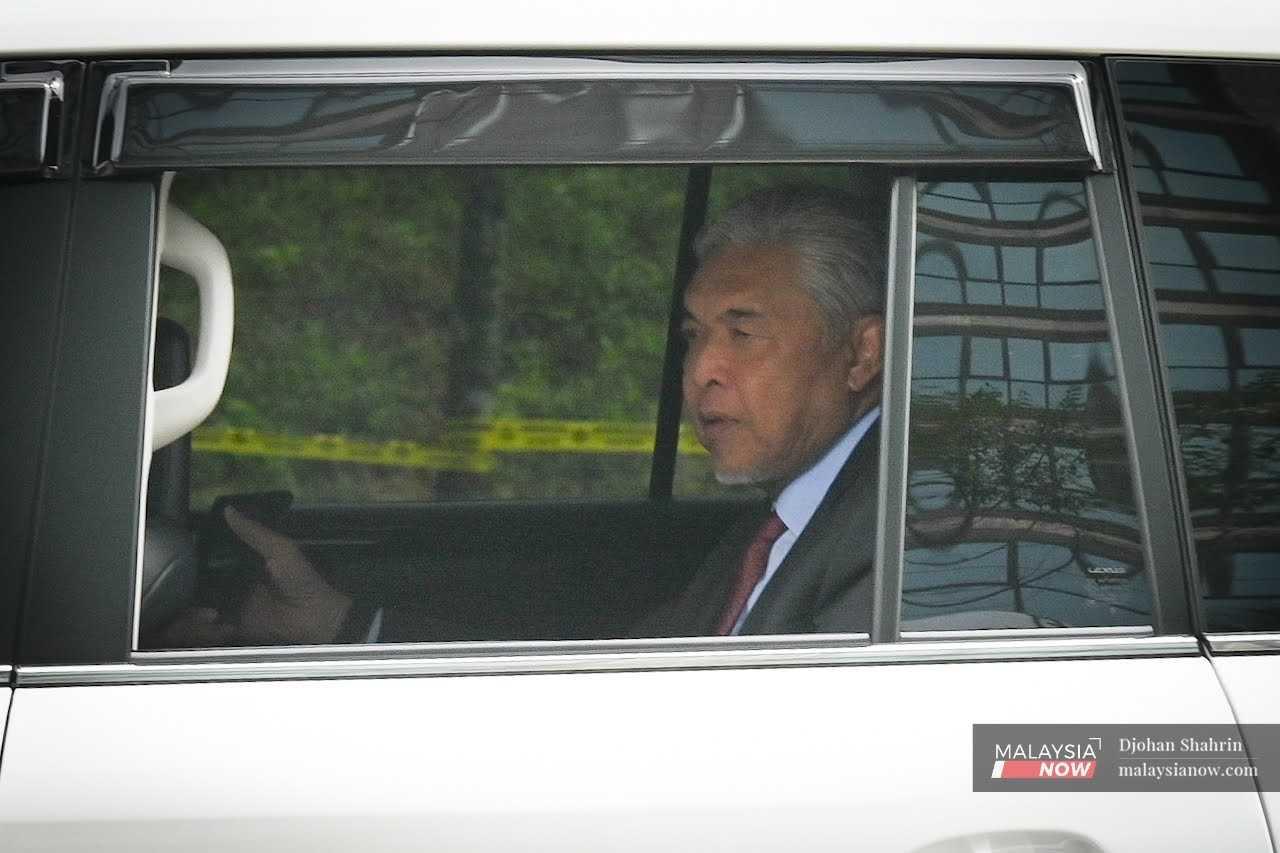 Presiden Umno Zahid Hamidi yang juga pengerusi Barisan Nasional di Istana pada 23 November lalu bagi sesi mengadap Yang di-Pertuan Agong selepas Pilihan Raya Umum ke-15 pada 19 November lalu.