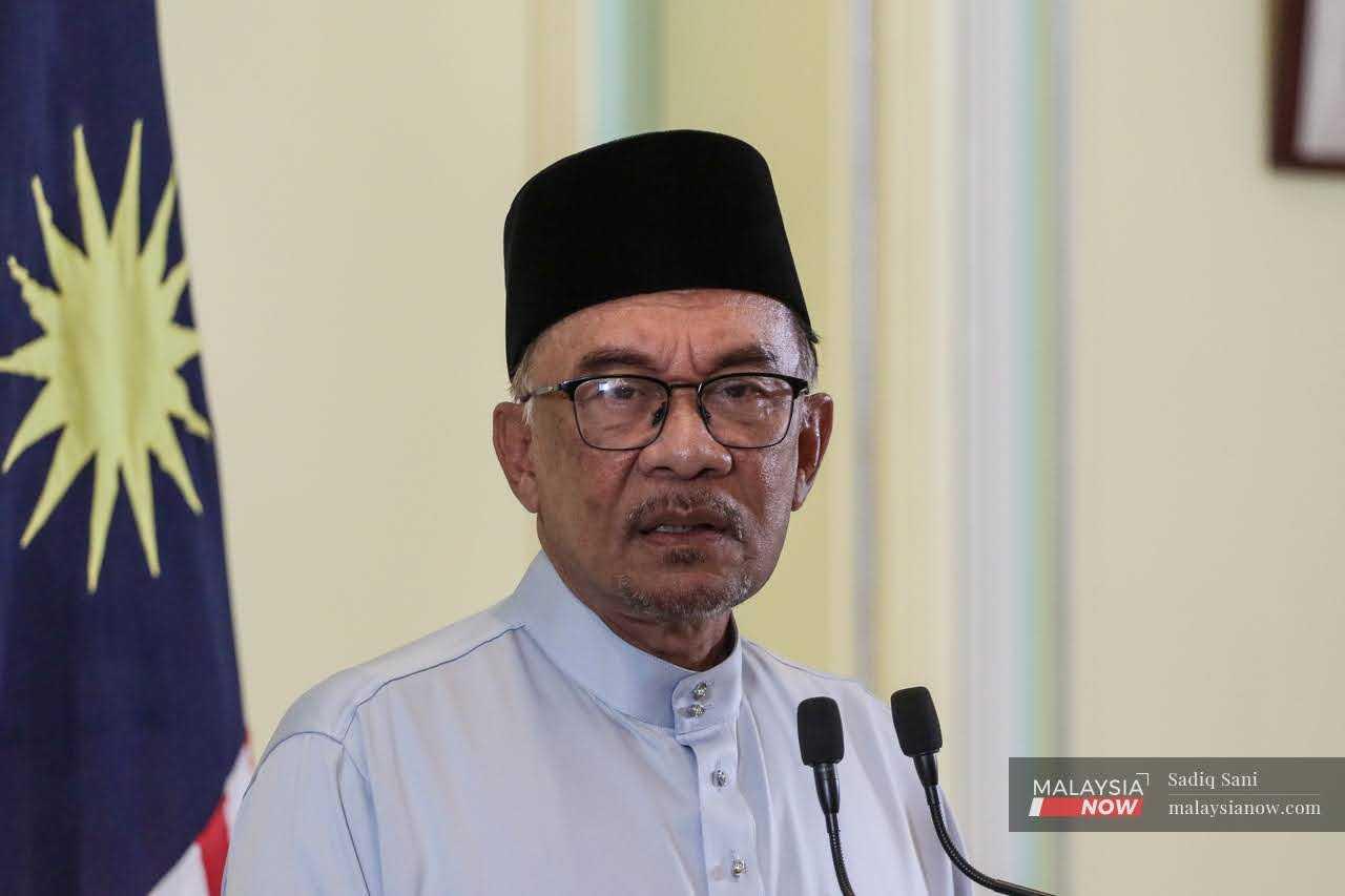 Perdana Menteri Anwar Ibrahim ketika pengumuman Kabinet di Perdana Putra.