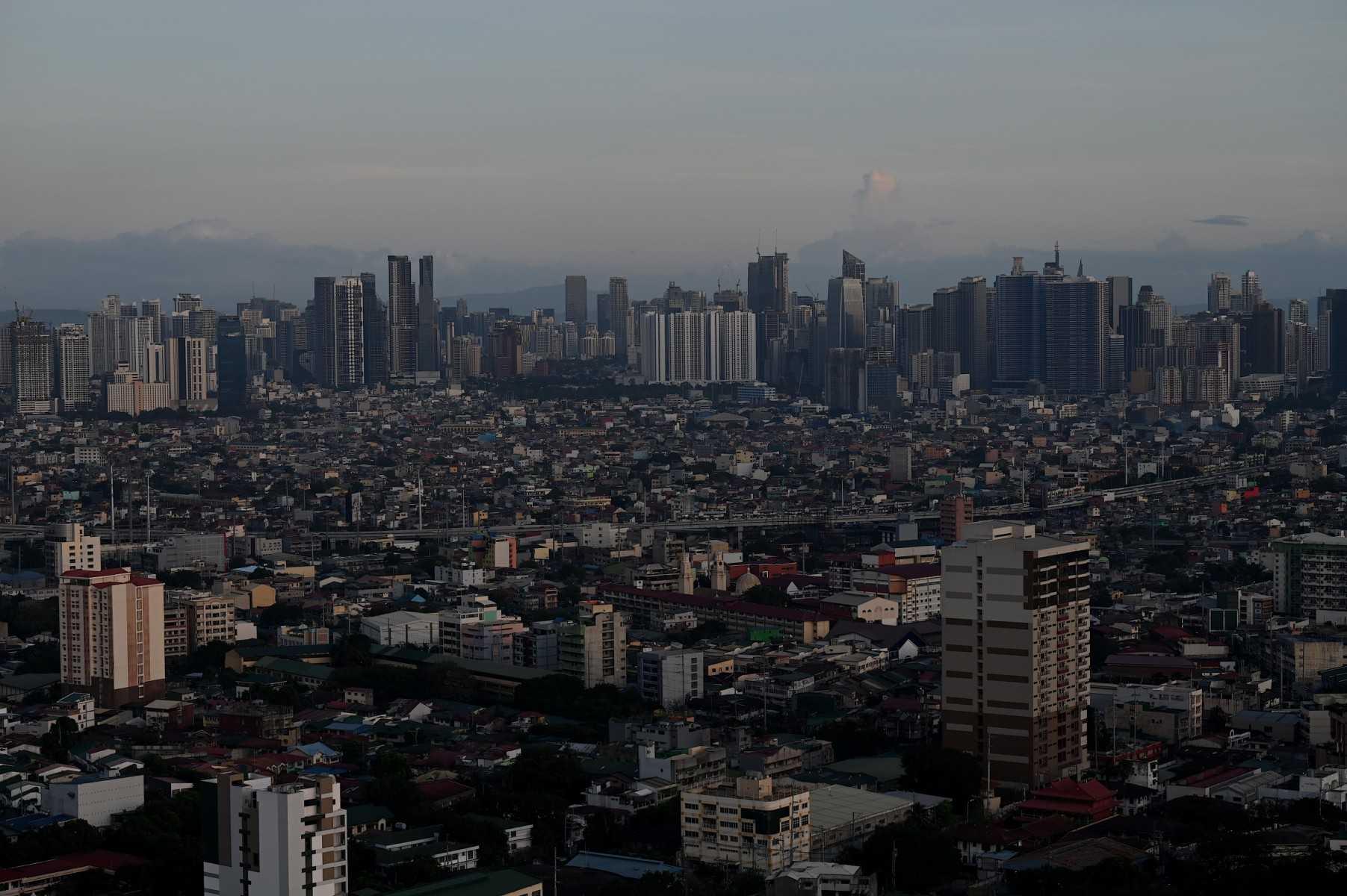 Suasana bandar Manila di Filipina ketika menjelang malam pada 25 November 2022. Gambar: AFP