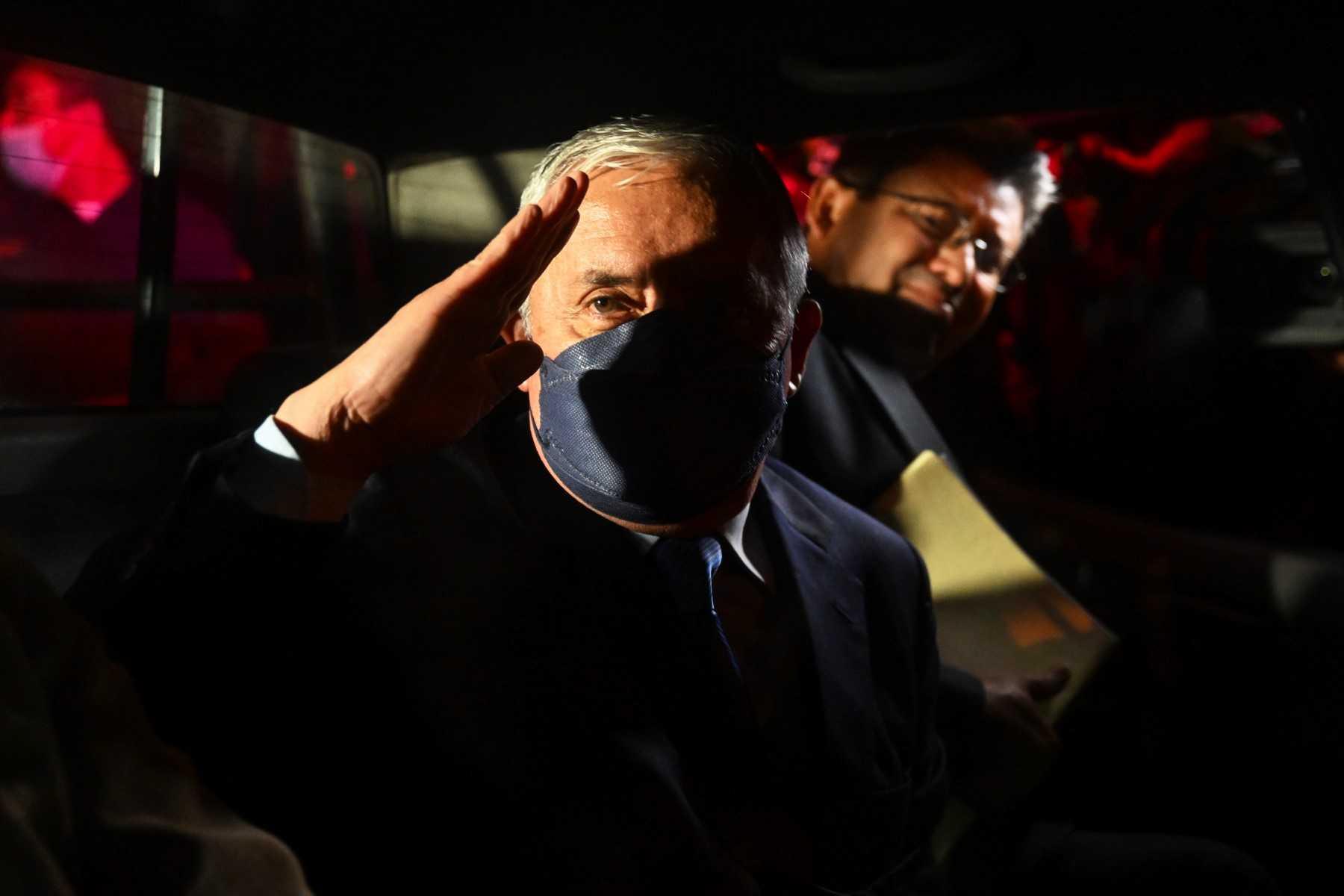 Bekas presiden Guatemalam Otto Fernando Perez Molina selepas mendengar keputusan kes konspirasi jenayah dan penipuan kastam di Guatemala City pada 8 Disember. Gambar: AFP