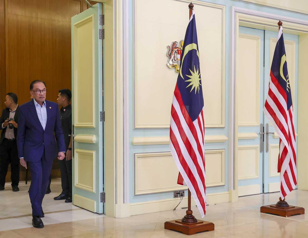 Perana Menteri Anwar Ibrahim memberi sidang media di Perdana Putra, Putrajaya hari ini. Gambar: Bernama