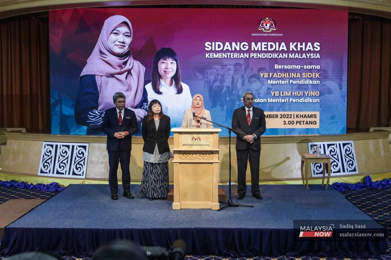 Menteri Pendidikan Fadhlina Sidek berucap pada sidang media pertama di Kementerian Pendidikan, Putrajaya hari ini.