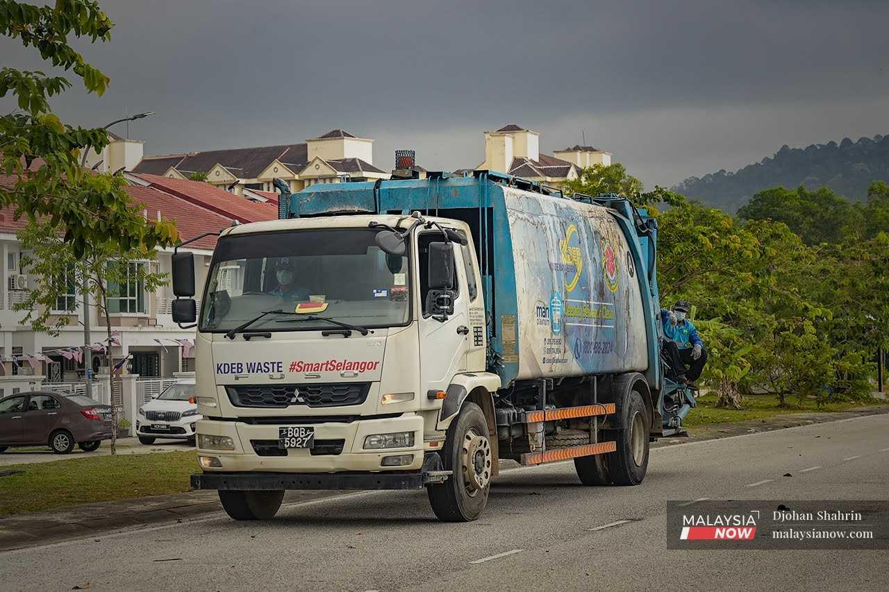 Every week, garbage collectors go from neighbourhood to neighbourhood, collecting waste and rubbish in what is arguably one of the dirtiest jobs around. 