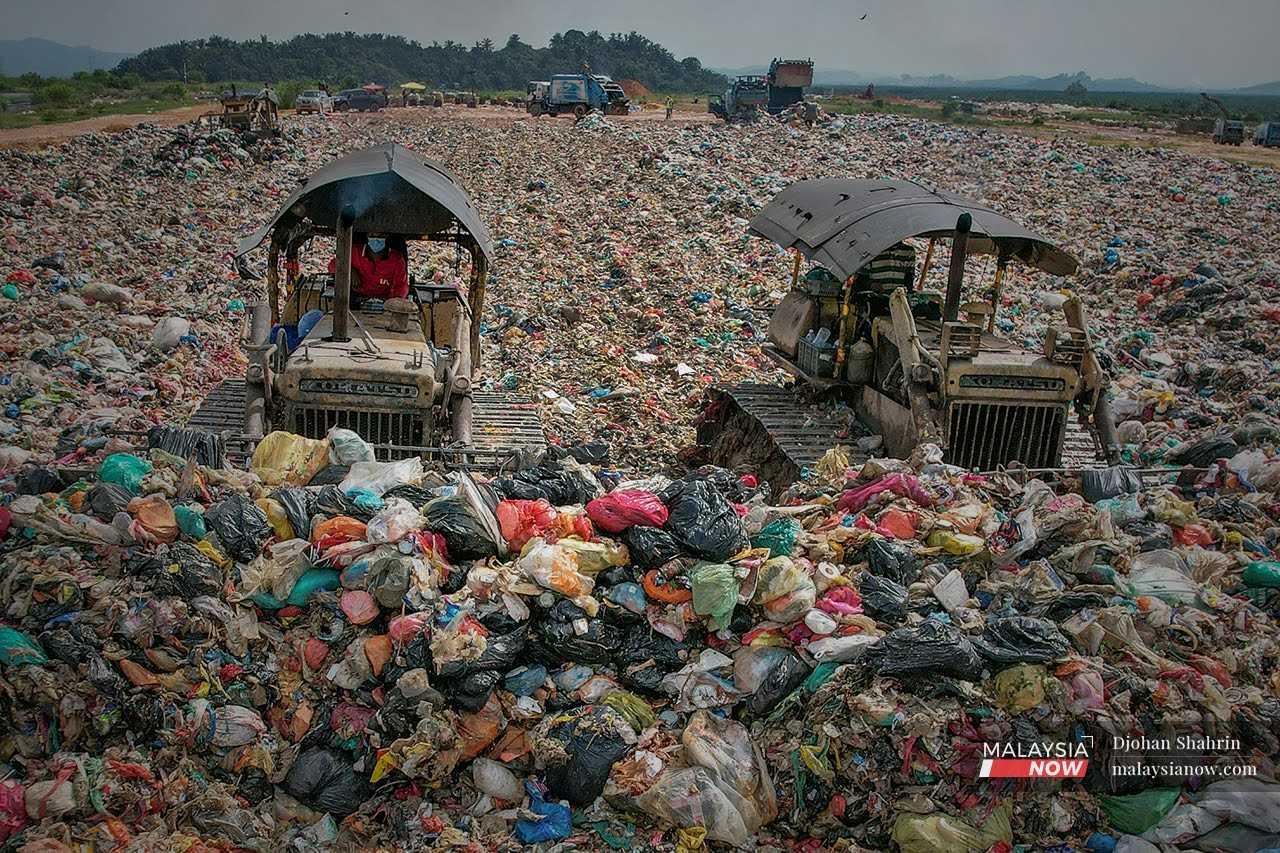Each day, some 3,480 tonnes of rubbish from housing areas in Klang, Shah Alam, Puncak Alam and Petaling Jaya end up in this waste disposal centre. 