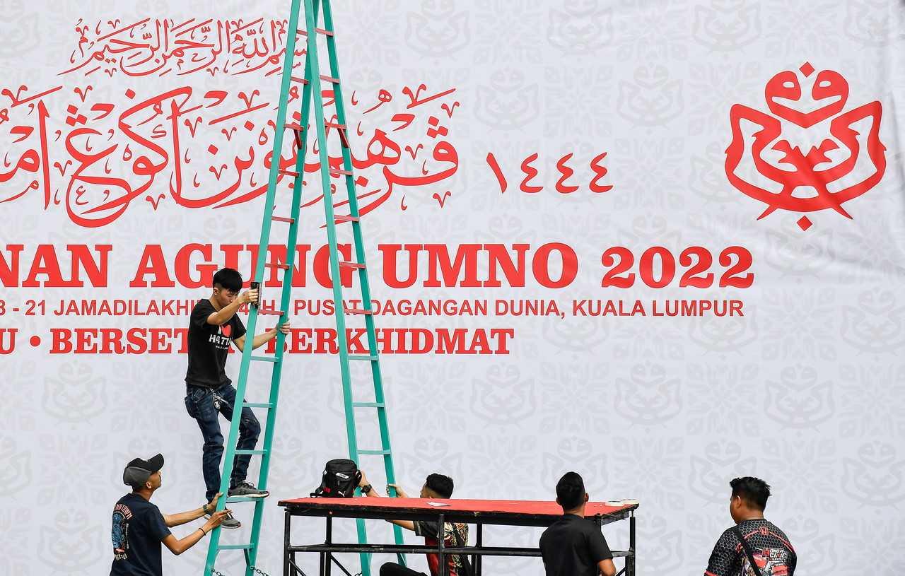 Contractors make final preparations for the 2022 Umno general assembly at the World Trade Centre in Kuala Lumpur today. Photo: Bernama