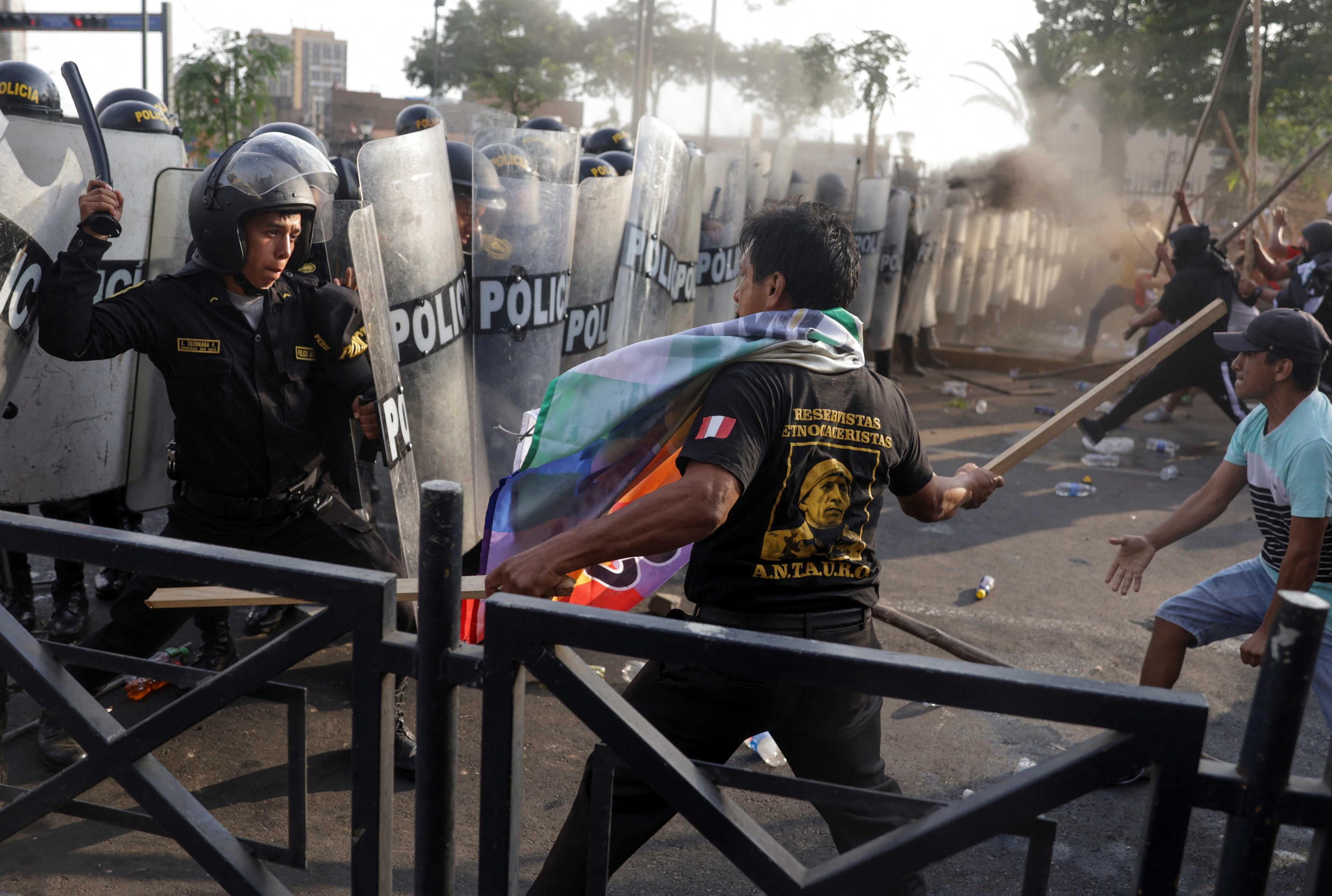 Ketegangan Peru memuncak apabila penunjuk perasaan mula berarak menuju ke ibu negara, Lima bagi menuntut Presiden Dina Boluarte meletakkan jawatan, 19 Januari. Gambar: Reuters