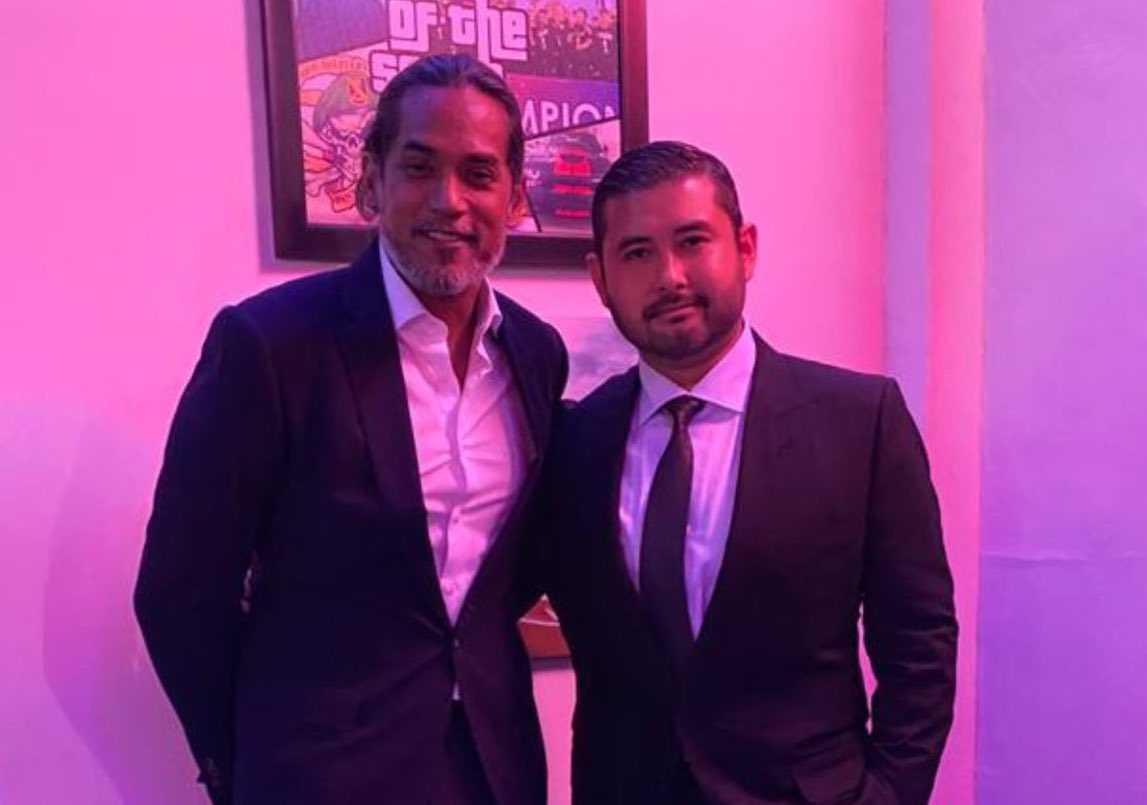 Khairy Jamaluddin with Johor crown prince Tunku Ismail Sultan Ibrahim in this social media photo.
