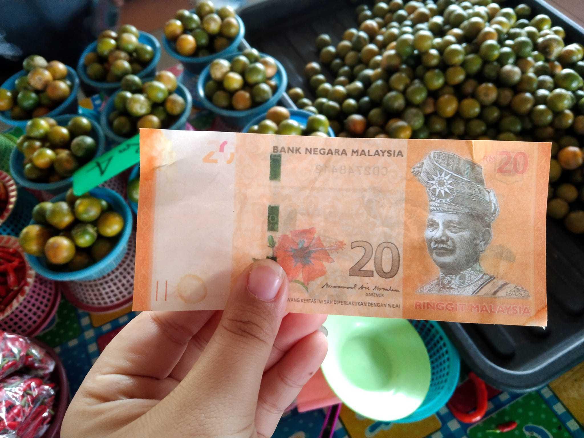 Wang kertas palsu RM20 yang diterima beberapa peniaga Pasar Tamu Sibu Jaya, 31 Januari. Gambar: Facebook