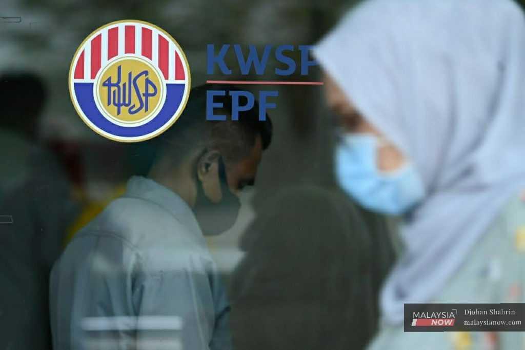 Perdana Menteri Anwar Ibrahim berkata pengeluaran KWSP sebelum ini pasti menyebabkan simpanan untuk persaraan semakin berkurangan. 