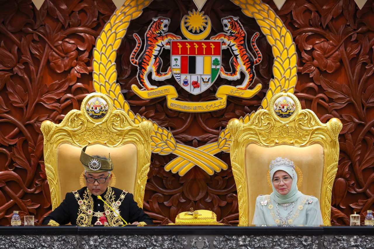 Yang di-Pertuan Agong Sultan Abdullah Sultan Ahmad Shah menyampaikan Titah Diraja pada Istiadat Pembukaan Mesyuarat Pertama Penggal Kedua, Parlimen ke-15 di Bangunan Parlimen pada 13 Februari. Gambar: Bernama