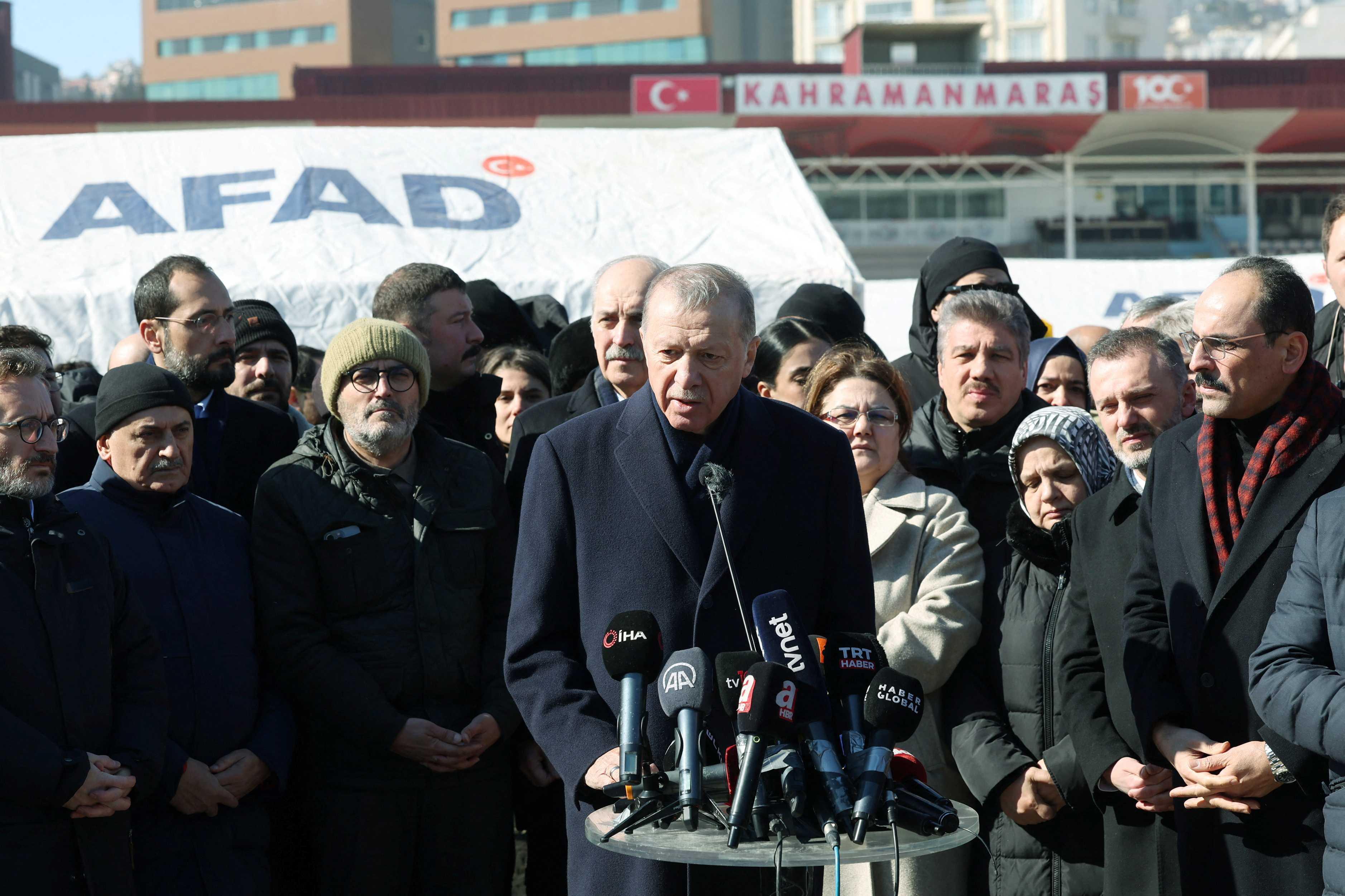 Presiden Turkiye Recep Tayyip Erdogan bercakap pada sidang media selepas gempa bumi maut di Kahramanmaras, Turkiye, 8 Februari. Gambar: Reuters