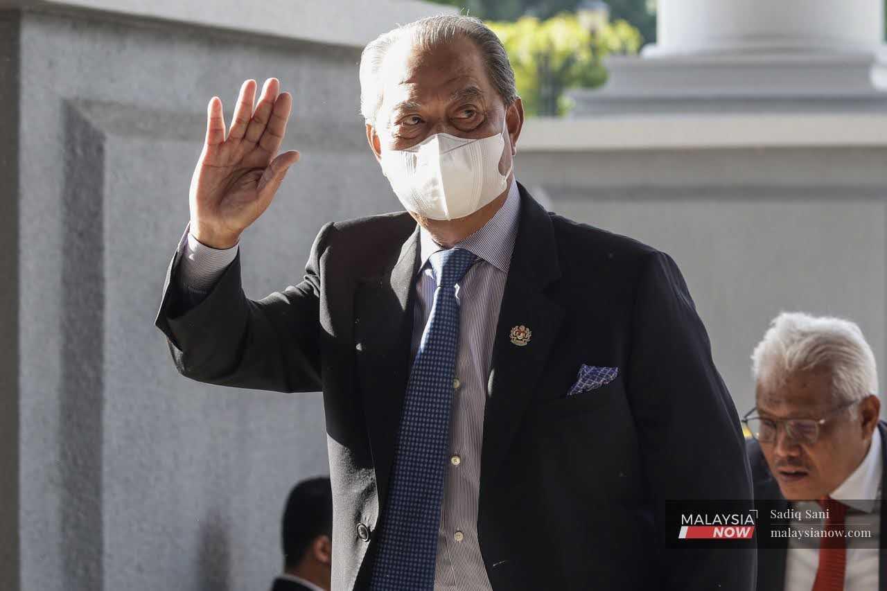 Presiden Bersatu Muhyiddin Yassin menyifatkan keputusan Wan Saiful Wan Jan meletak jawatan sebagai ketua penerangan parti sebagai langkah terhormat dan akan menangkis tanggapan negatif terhadap Bersatu.