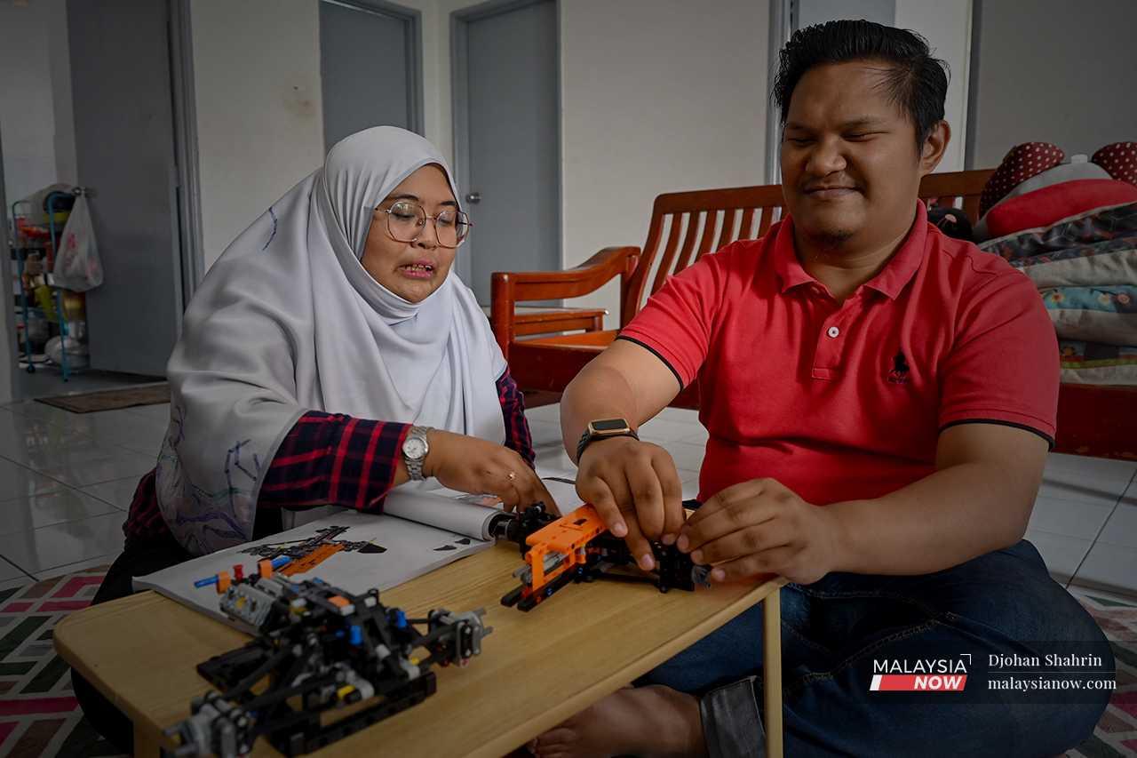 He loves playing with Lego, building vehicles and structures with the help of his wife, Nadia. 