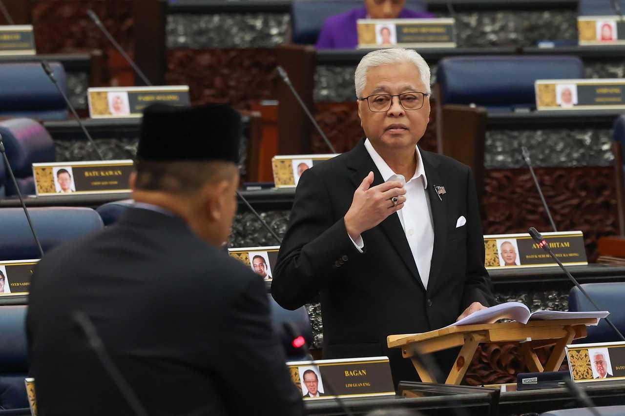 Bera MP Ismail Sabri Yaakob speaks in the Dewan Rakyat, Feb 21. Photo: Bernama